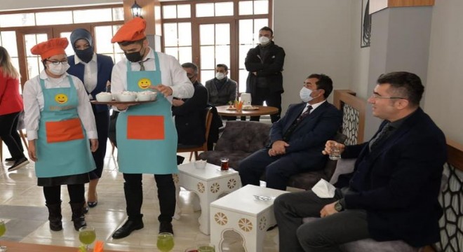   Mutlu Kafe  Vali Memiş’i ağırladı